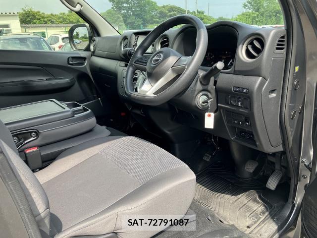 Nissan Caravan 2023-09 8283909-4
