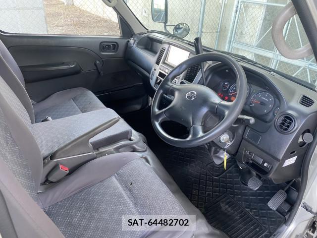 Nissan Caravan 2009-02 8285831-10