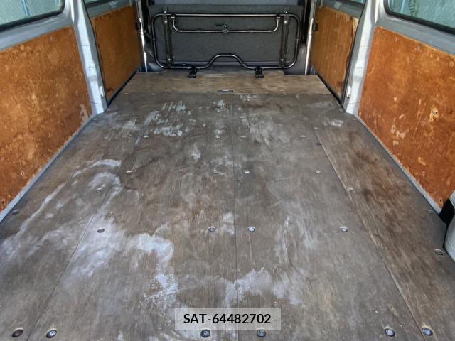 Nissan Caravan 2009-02 8285831-17