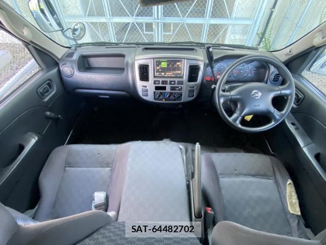 Nissan Caravan 2009-02 8285831-2