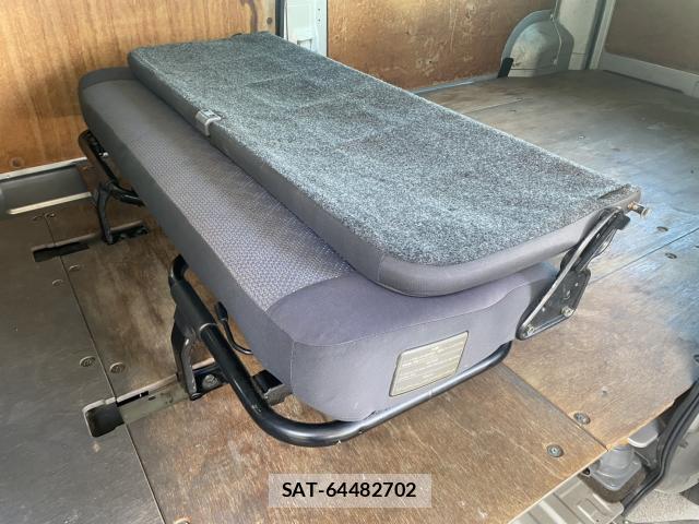 Nissan Caravan 2009-02 8285831-4