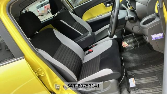 Daihatsu CAST 2018-02 8281354-5