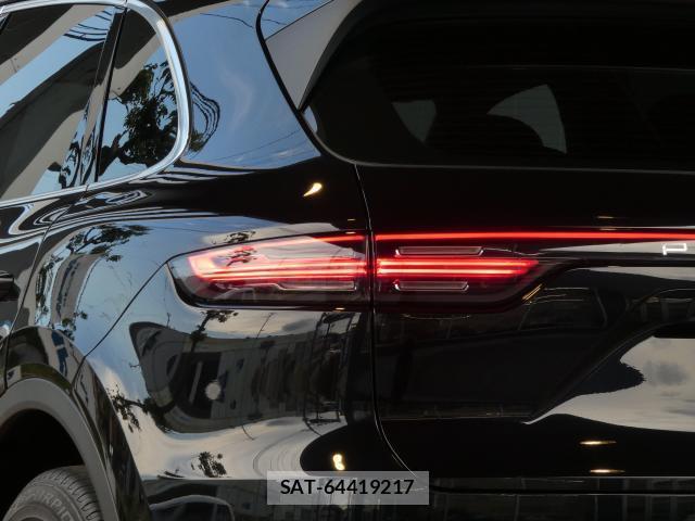 Porsche CAYENNE 2018-08 8279144-3
