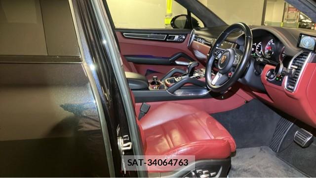 Porsche CAYENNE 2018-07 8280447-5