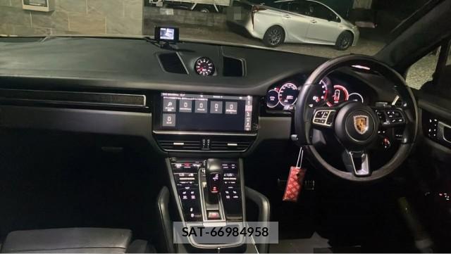 Porsche CAYENNE 2018-10 8280948-2