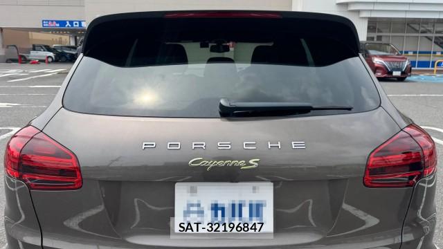 Porsche CAYENNE 2015-12 8282385-1