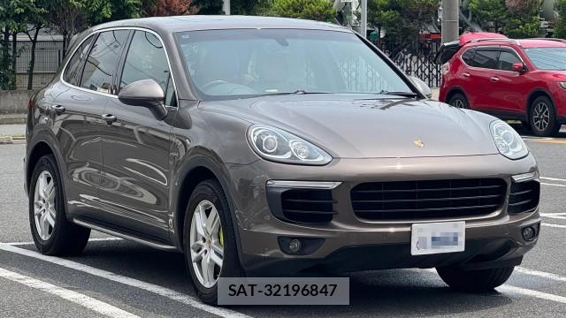 Porsche CAYENNE 2015-12 8282385-10