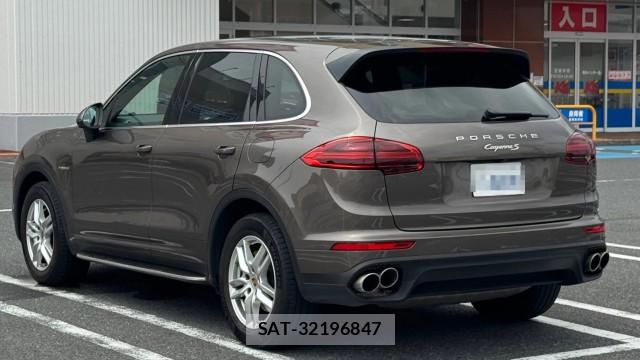 Porsche CAYENNE 2015-12 8282385-11