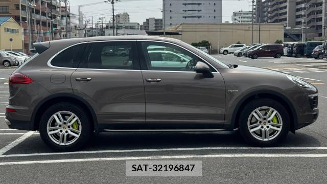 Porsche CAYENNE 2015-12 8282385-3