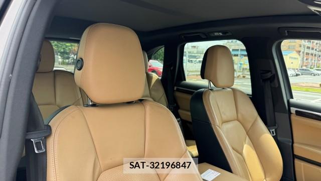 Porsche CAYENNE 2015-12 8282385-4