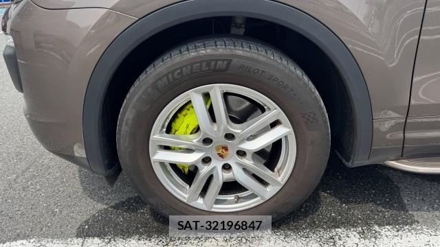 Porsche CAYENNE 2015-12 8282385-7