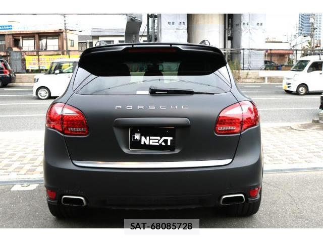 Porsche CAYENNE 2013-08 8282874-1