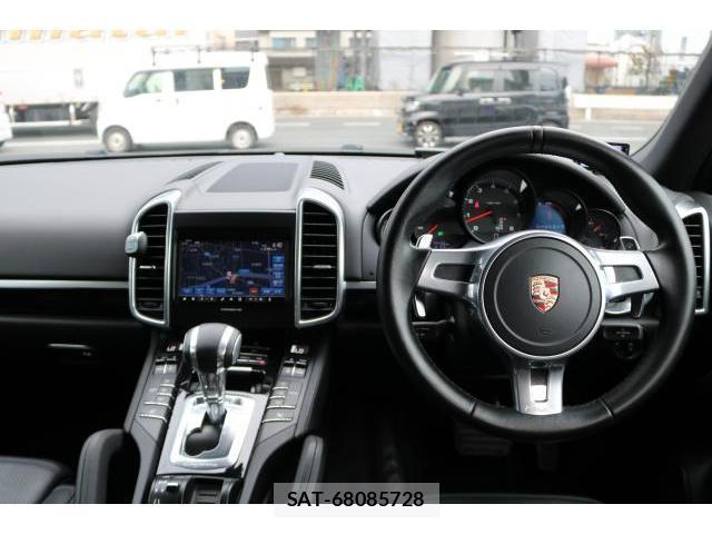 Porsche CAYENNE 2013-08 8282874-2