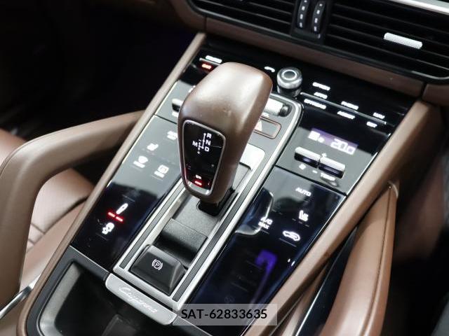 Porsche CAYENNE 2018-10 8282983-11