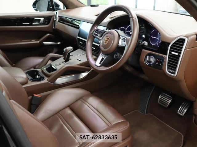 Porsche CAYENNE 2018-10 8282983-4