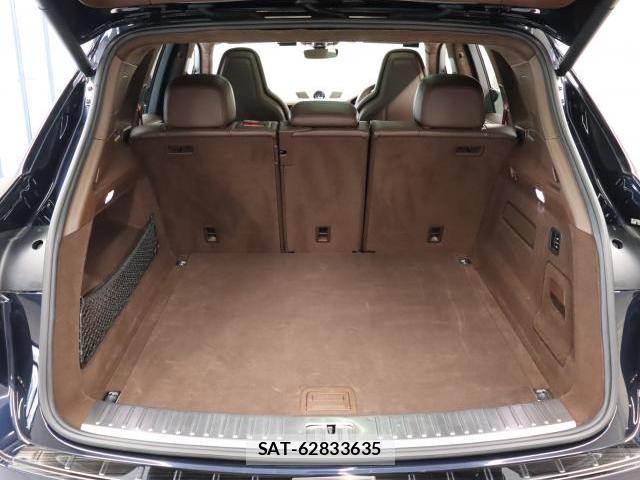 Porsche CAYENNE 2018-10 8282983-7