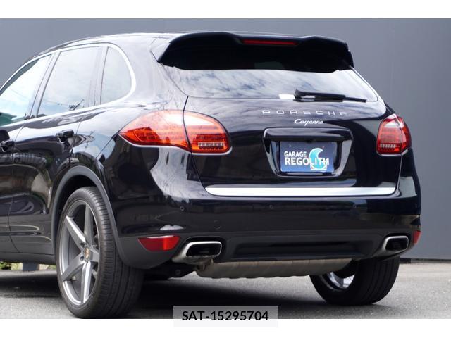 Porsche CAYENNE 2010-12 8285645-11