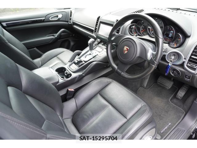Porsche CAYENNE 2010-12 8285645-16