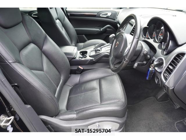 Porsche CAYENNE 2010-12 8285645-17