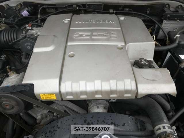 Mitsubishi CHALLENGER 1999-12 8284114-9