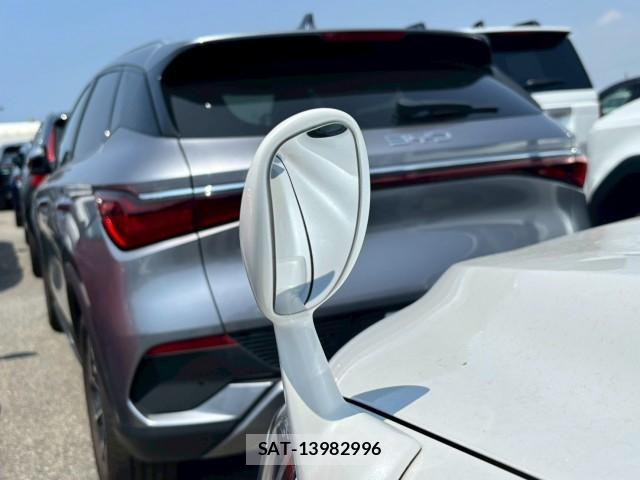 Chevrolet CAPTIVA 2018-01 8283105-12