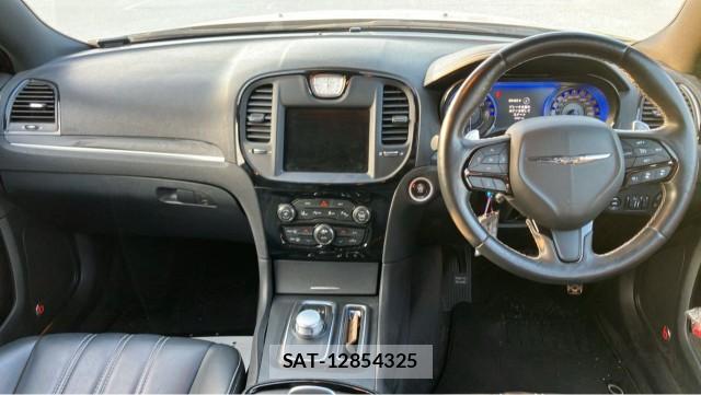 Chrysler 300 2017-01 8280618-2