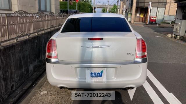 Chrysler 300 2015-06 8282436-1