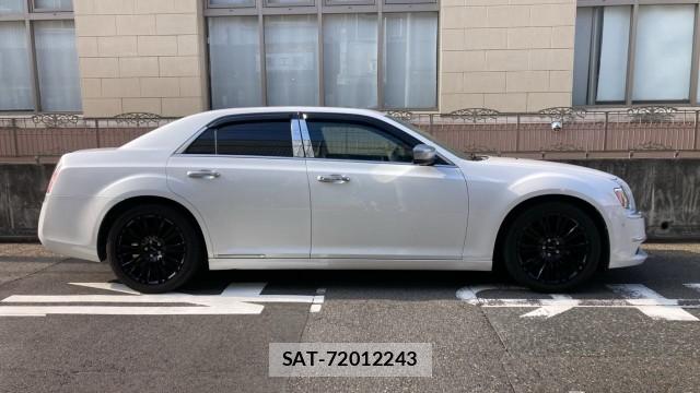 Chrysler 300 2015-06 8282436-10