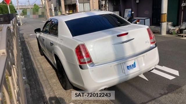 Chrysler 300 2015-06 8282436-12