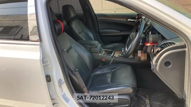 Chrysler 300 2015-06 8282436-5