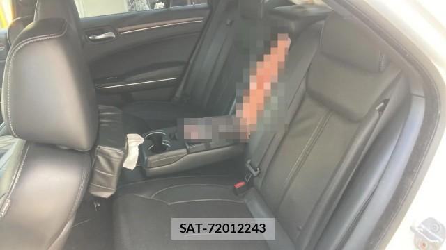 Chrysler 300 2015-06 8282436-6