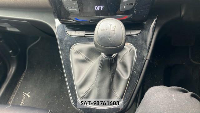Chrysler YPSILON 2014-04 8280963-14