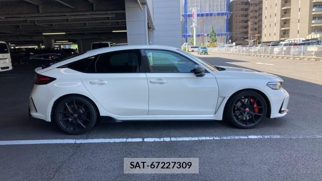Honda CIVIC 2025-08 8280853-10