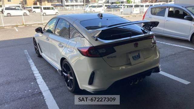 Honda CIVIC 2025-08 8280853-12