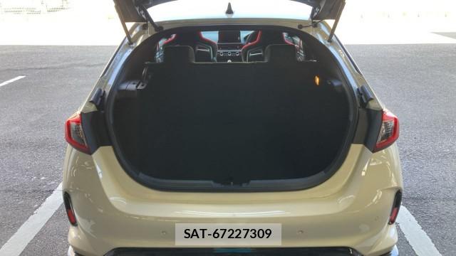 Honda CIVIC 2025-08 8280853-17