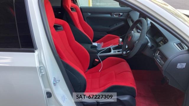 Honda CIVIC 2025-08 8280853-5