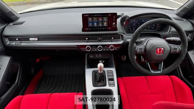 Honda CIVIC 2025-05 8281069-2