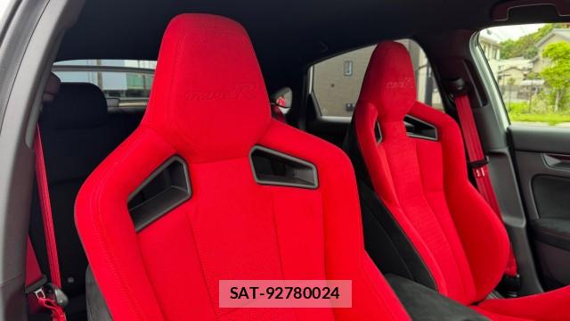 Honda CIVIC 2025-05 8281069-5