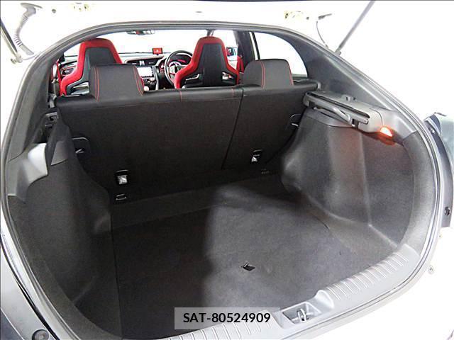 Honda CIVIC 2018-10 8281240-18
