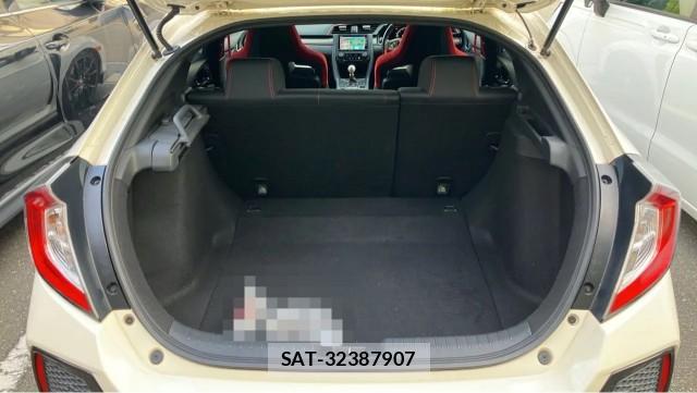 Honda CIVIC 2019-09 8281366-17