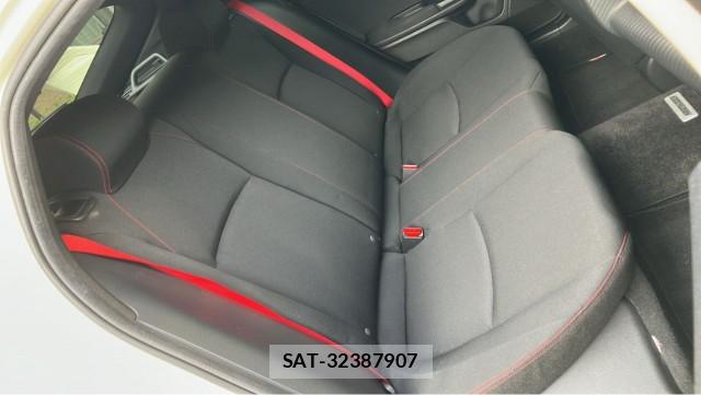 Honda CIVIC 2019-09 8281366-6