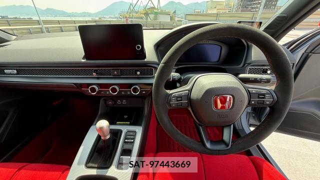 Honda CIVIC 2024-12 8281701-16