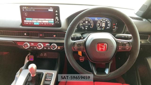Honda CIVIC 2025-06 8281825-16