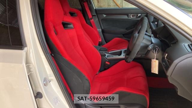Honda CIVIC 2025-06 8281825-5