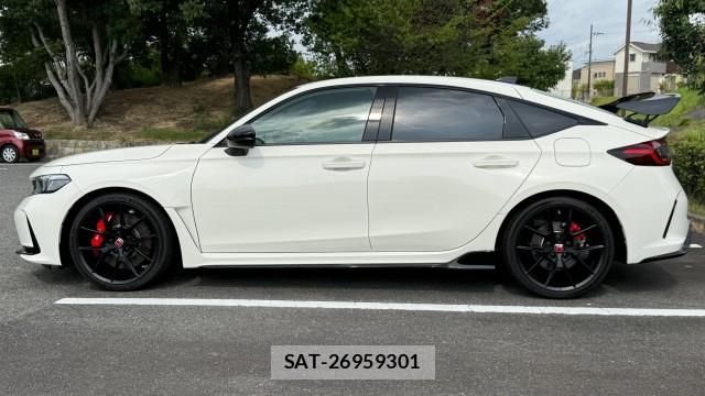 Honda CIVIC 2025-11 8282003-10