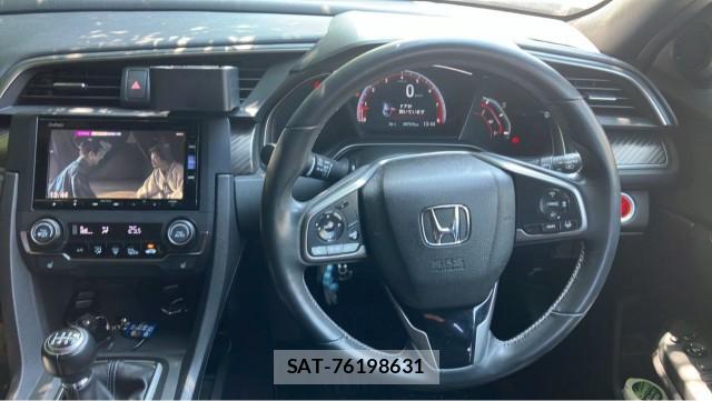Honda CIVIC 2019-09 8282068-16