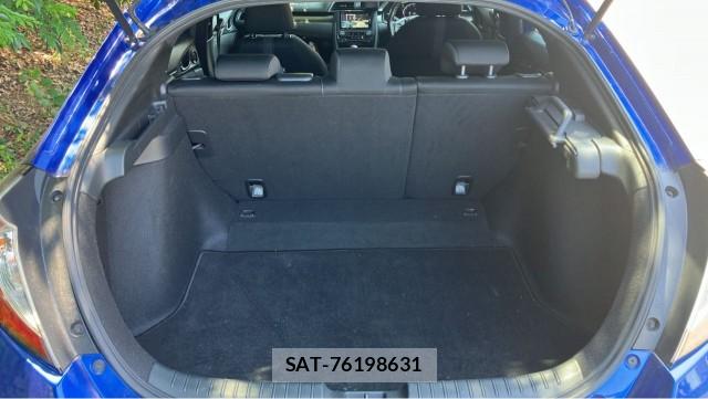 Honda CIVIC 2019-09 8282068-17