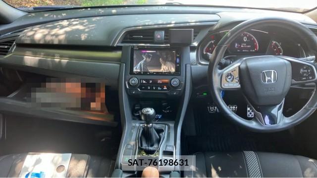 Honda CIVIC 2019-09 8282068-2
