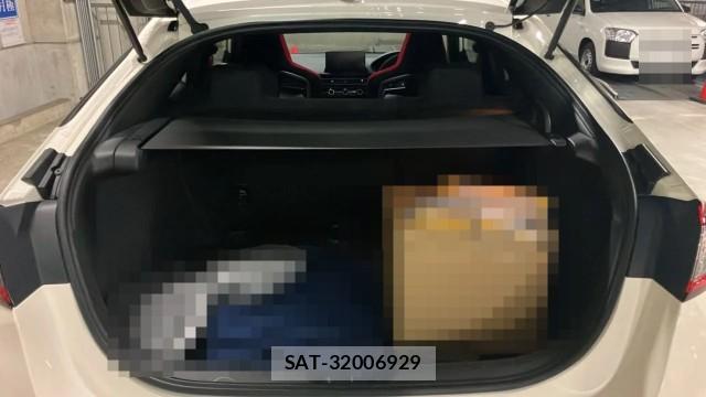 Honda CIVIC 2025-01 8282075-17