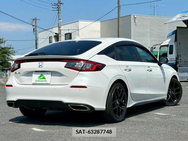 Honda CIVIC 2021-11 8284076-1